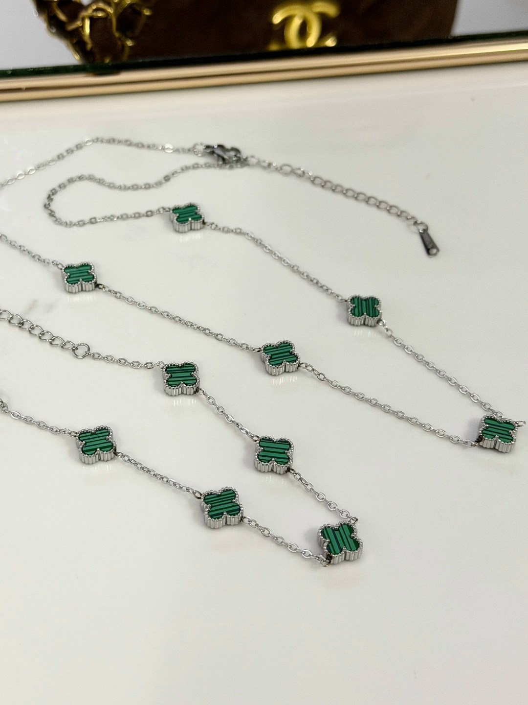 колье чокер с жемчугом,чокер из натурального жемчуга и хрустальных бусин,чокер из бисера жемчужный бижутерия anshe,чокер с перламутром и жемчугом,чокеры из бисера