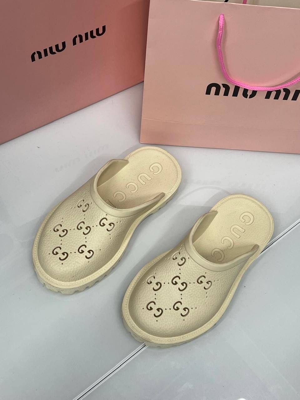 ,женские шлепанцы,гуччи резиновые сабо,шлепки женские,женские сабо шлепанцы