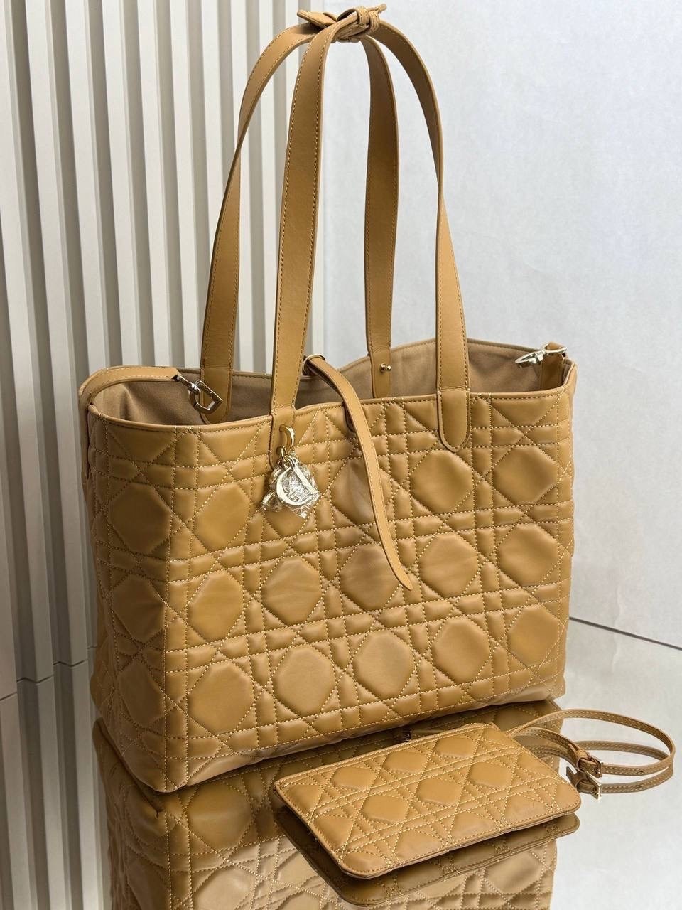 сумка женская christian dior,dior сумка,сумки диор,сумка диор белая,сумка женская dio стеганая с ручкой dior