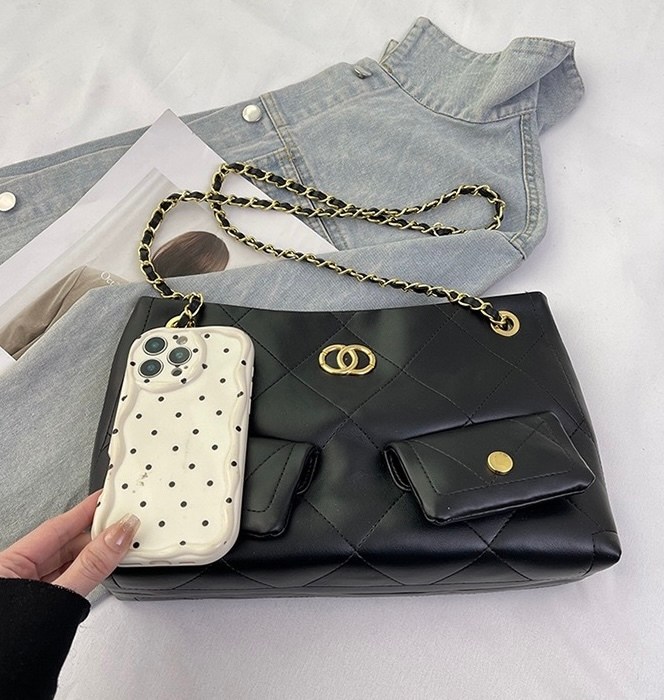 сумка с цепочкой,сумка модная женская,женская сумка на цепочке,стеганая сумка,сумка багет женская с цепочкой