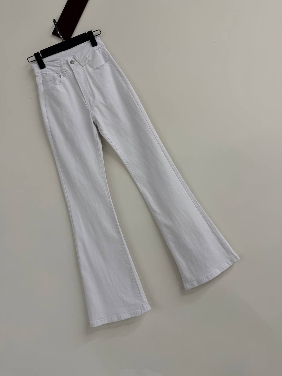 белые джинсы трубы,джинсы белые,джинсы белые женские,джинсы широкие,джинсы трубы