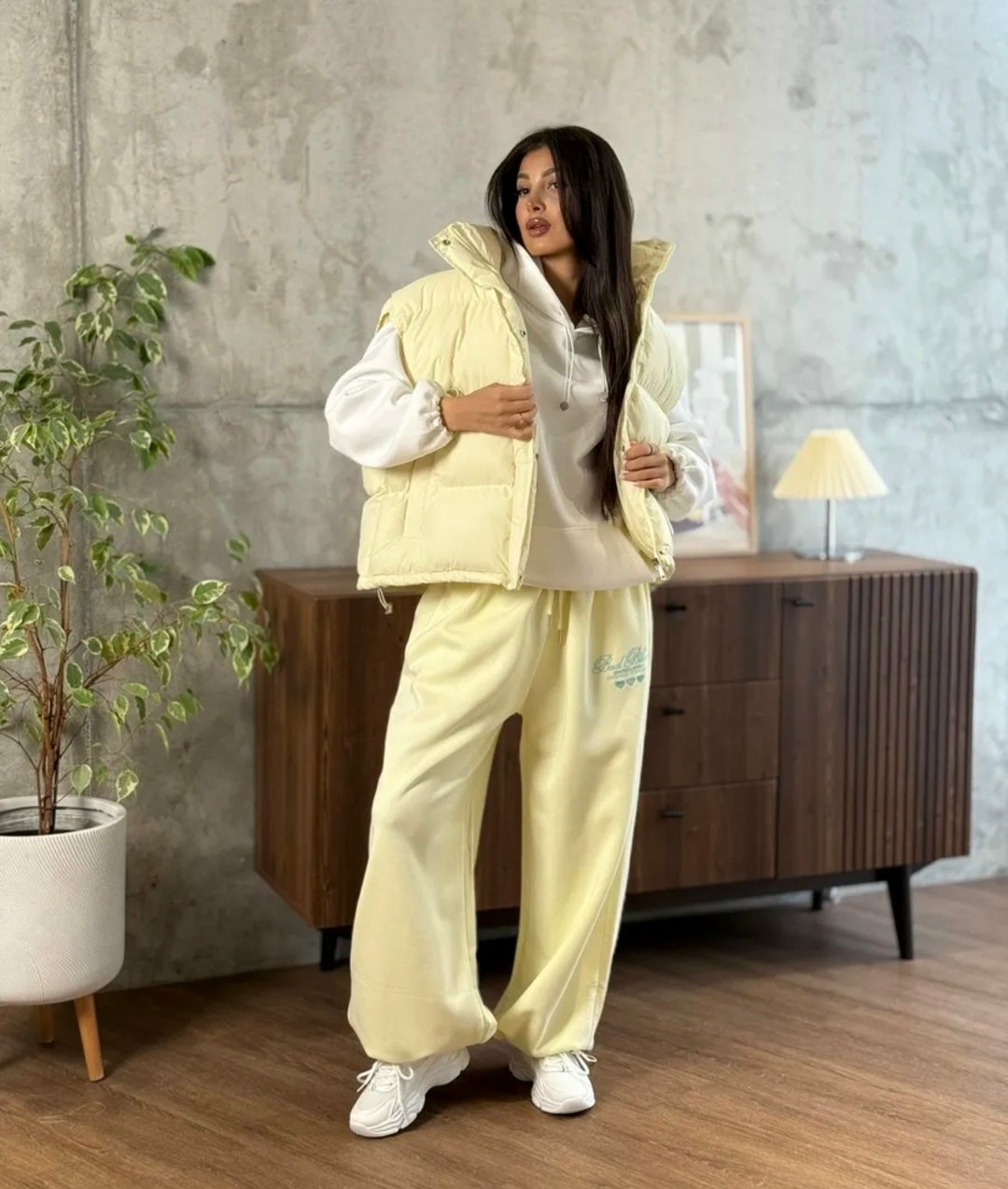 женская жилетка,теплый жилет,жилет женский,жилет,жилетка женская с капюшоном