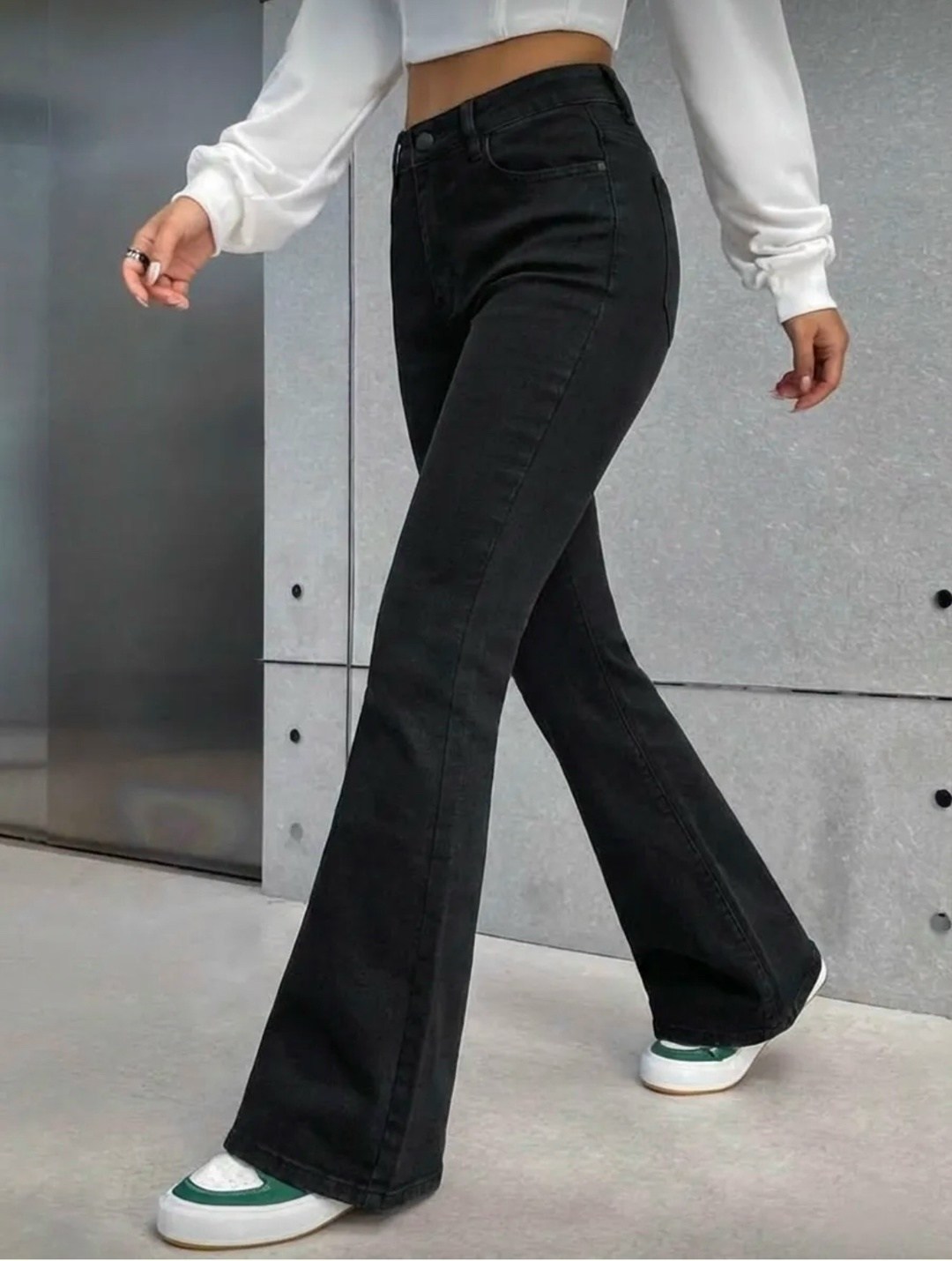 женские джинсы клеш с высокой посадкой,женские эластичные джинсы-клеш с завышенной талией,джинсы-клеш женские с завышенной талией,джинсы женские клеш,черные джинсы женские клёш от колена