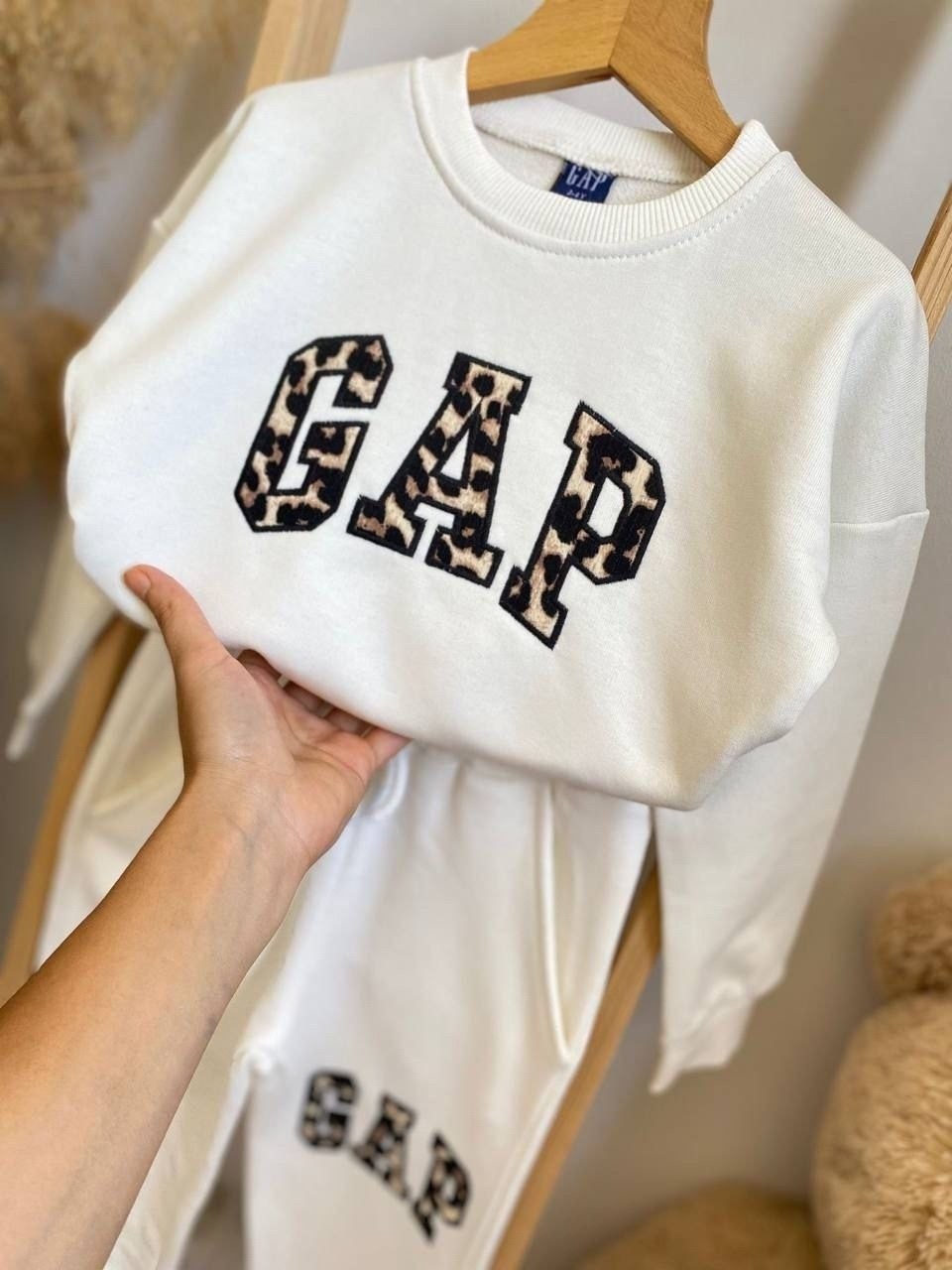 костюм спортивный gap,комплект одежды gap,костюм gap,костюм бежевый,костюм на флисе