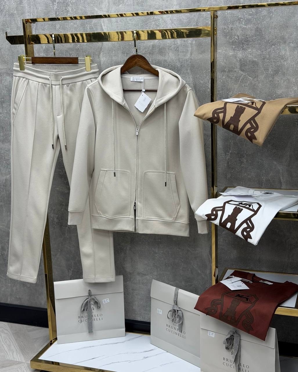 спортивный костюм brunello cucinelli,мужские спортивные костюмы brunello cucinelli,прогулочный костюм brunello cucinelli 33621,кашемировый костюм loro piana,костюм brunello cucinelli в сером цвете