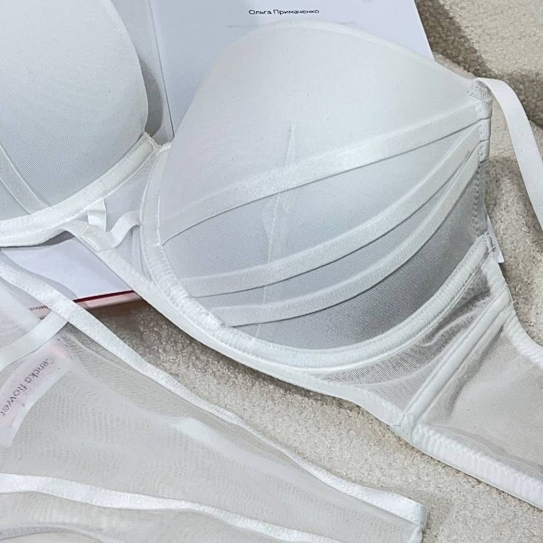 комплект женского нижнего белья,комплект нижнего белья,нижнего белья,бюстгальтер,белье