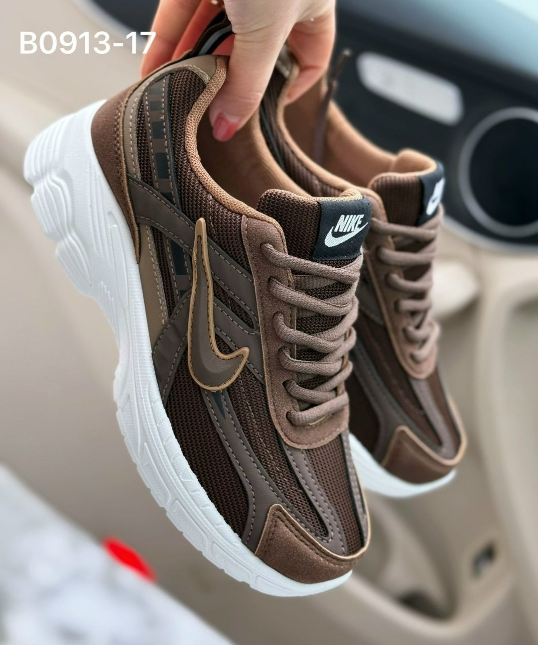 кроссовки женскиe,кроссовки,кроссовки за 20к женские,кроссовки найк женские черные на белой подошве,