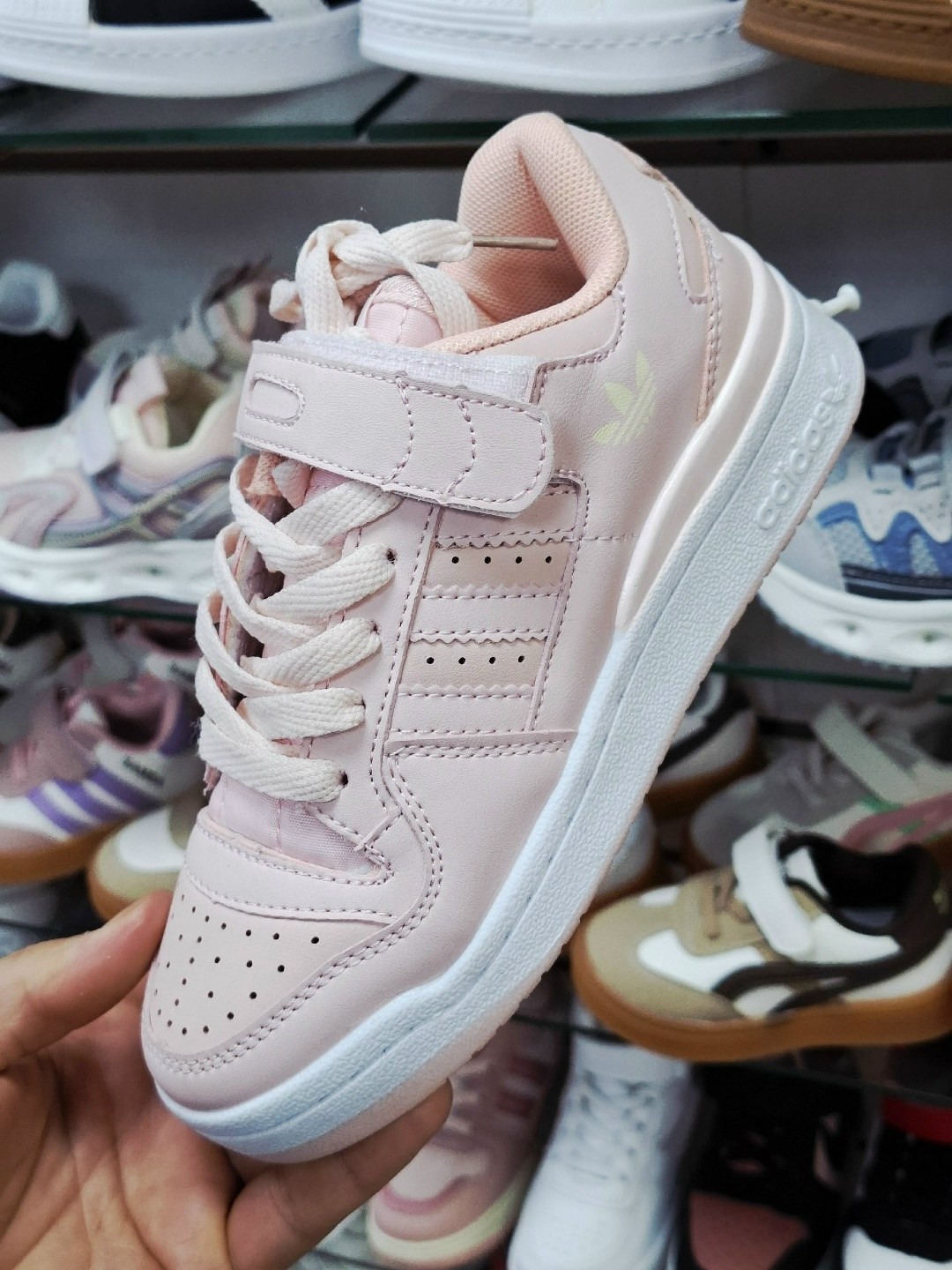 женские кроссовки adidas,кроссовки adidas,женские кроссовки,кроссовки adidas forum low цвет белый,кроссовки адидас женские