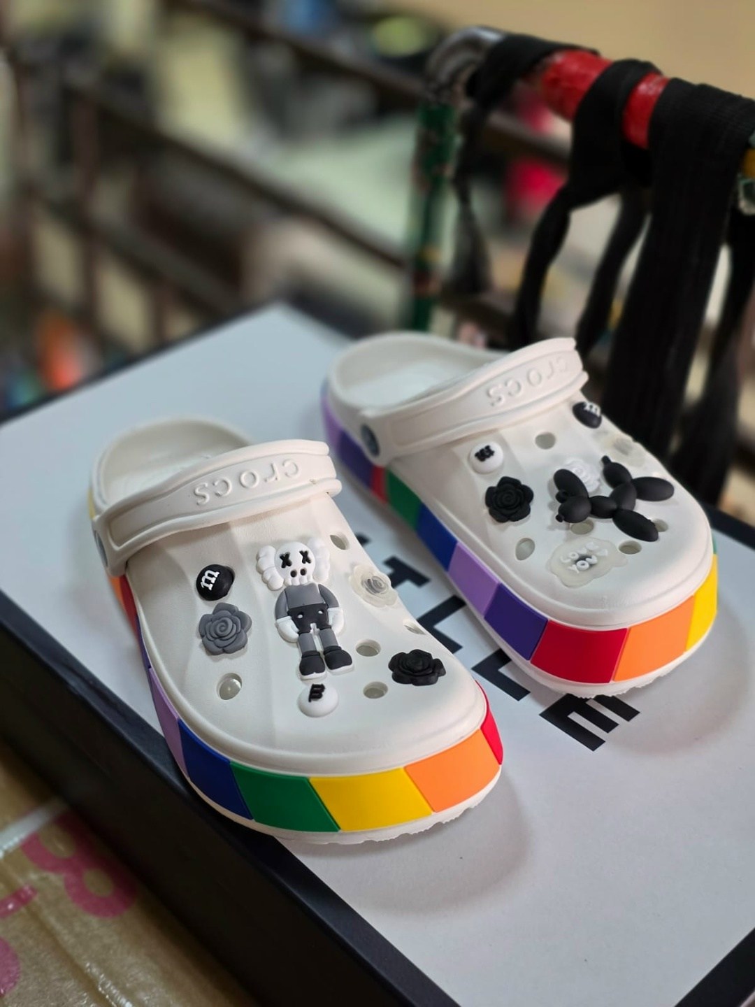 кроксы женские,кроксы,кроксы шлепки с джибитсами,женские сабо crocs,crocs сабо