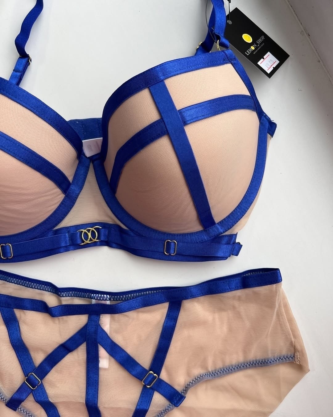 комплект нижнего белья,нижнее белье женский комплект,женское нижнее белье,комплект с бюстгальтером,женские бюстгальтеры