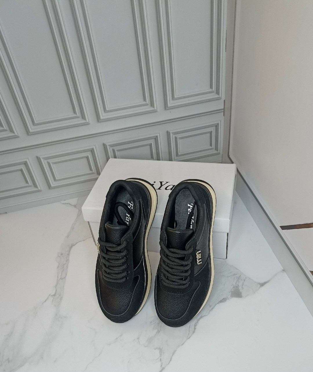 ,кроссовки женскиe,черные кроссовки,женская ,кроссовка