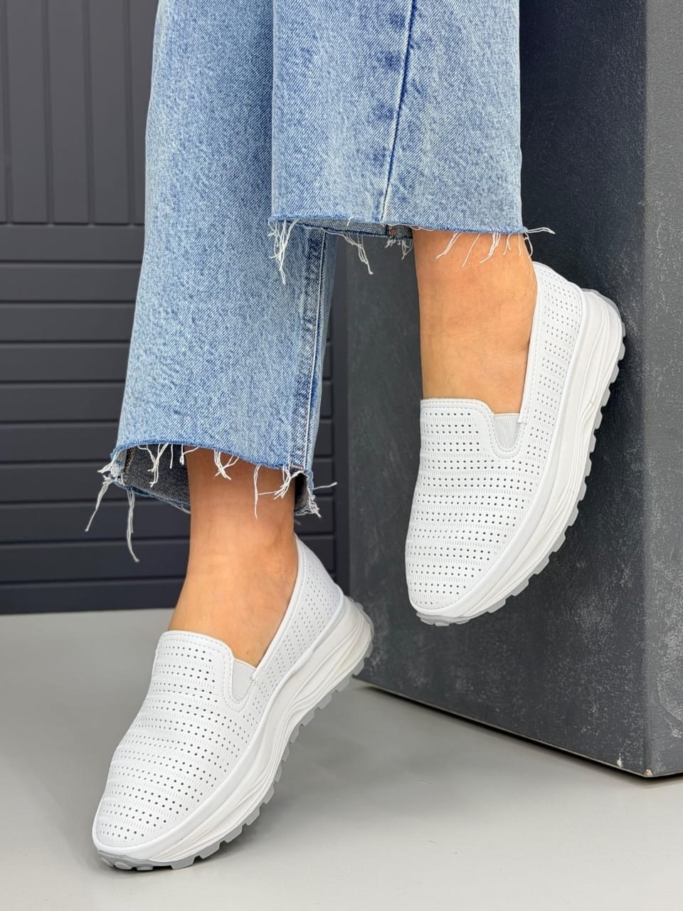 ,женские слипоны,слипоны летние,мокасины с перфорацией,слипоны женские летние