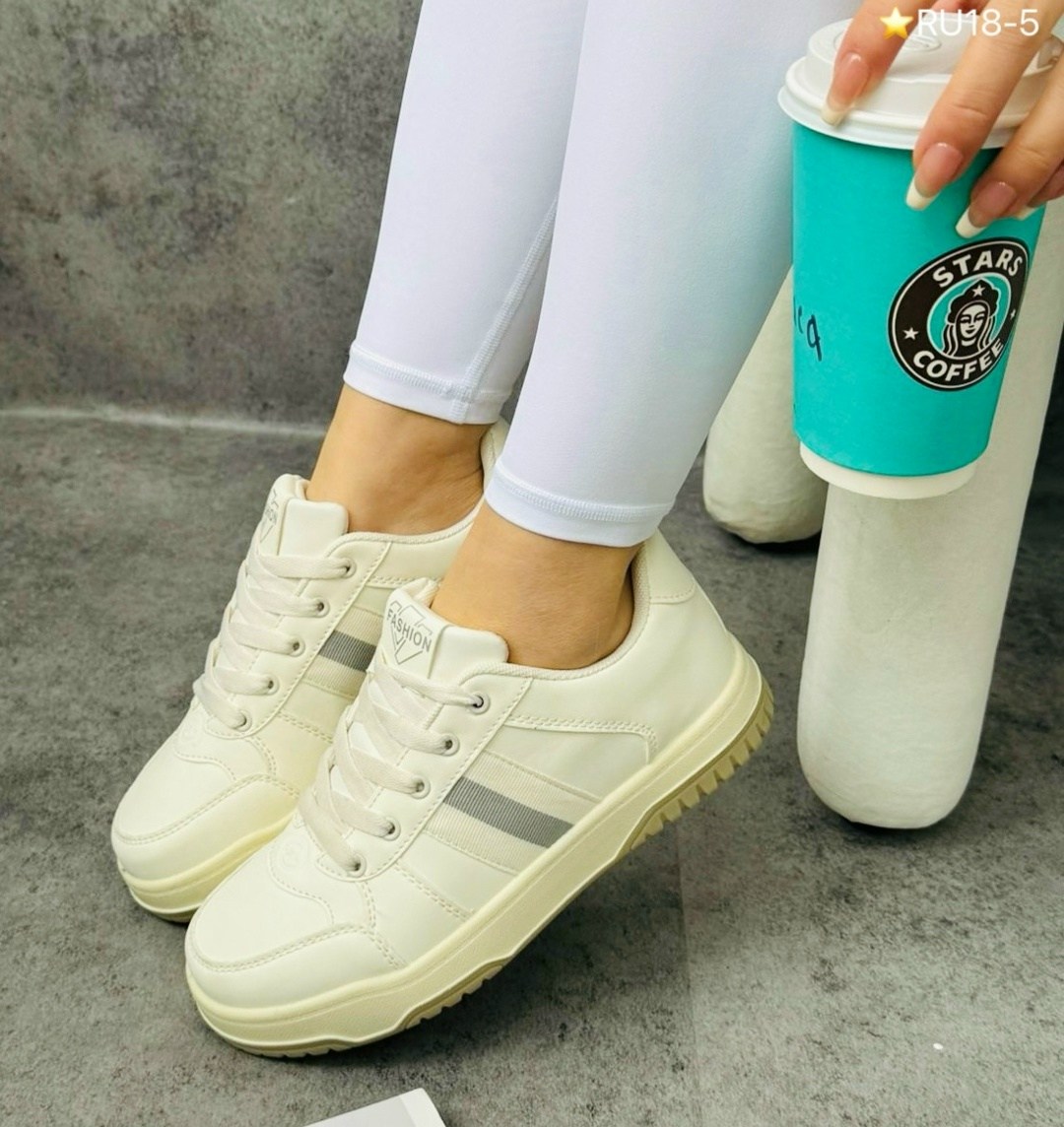 ,женские кроссовки,стильные кроссовки,серые кроссовки,спортивная