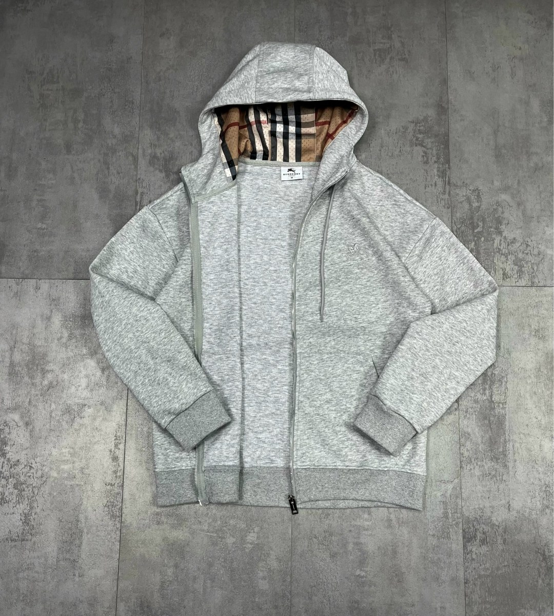 зип худи burberry,burberry hoodie,zip hoodie burberry grey vintage,burberry zip up hoodie,burberry hoodie grey zip