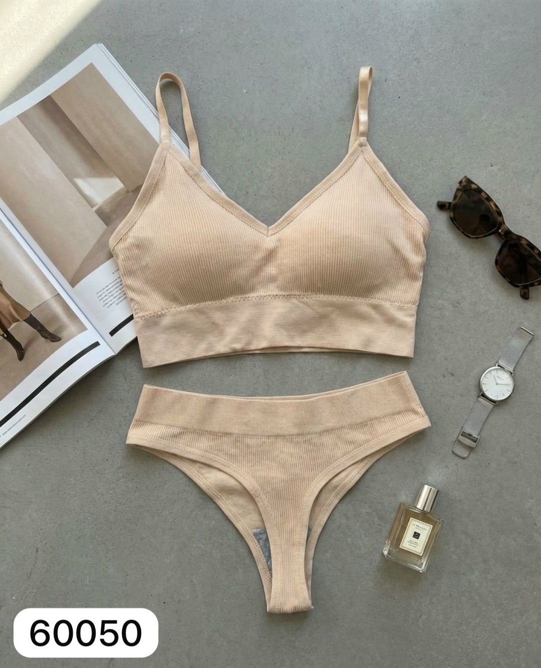 комплект женского нижнего белья,комплект женского белья топ и трусы,комплект нижнего белья,комплект нижнего белья черного,комплект нижнего белья женский топ