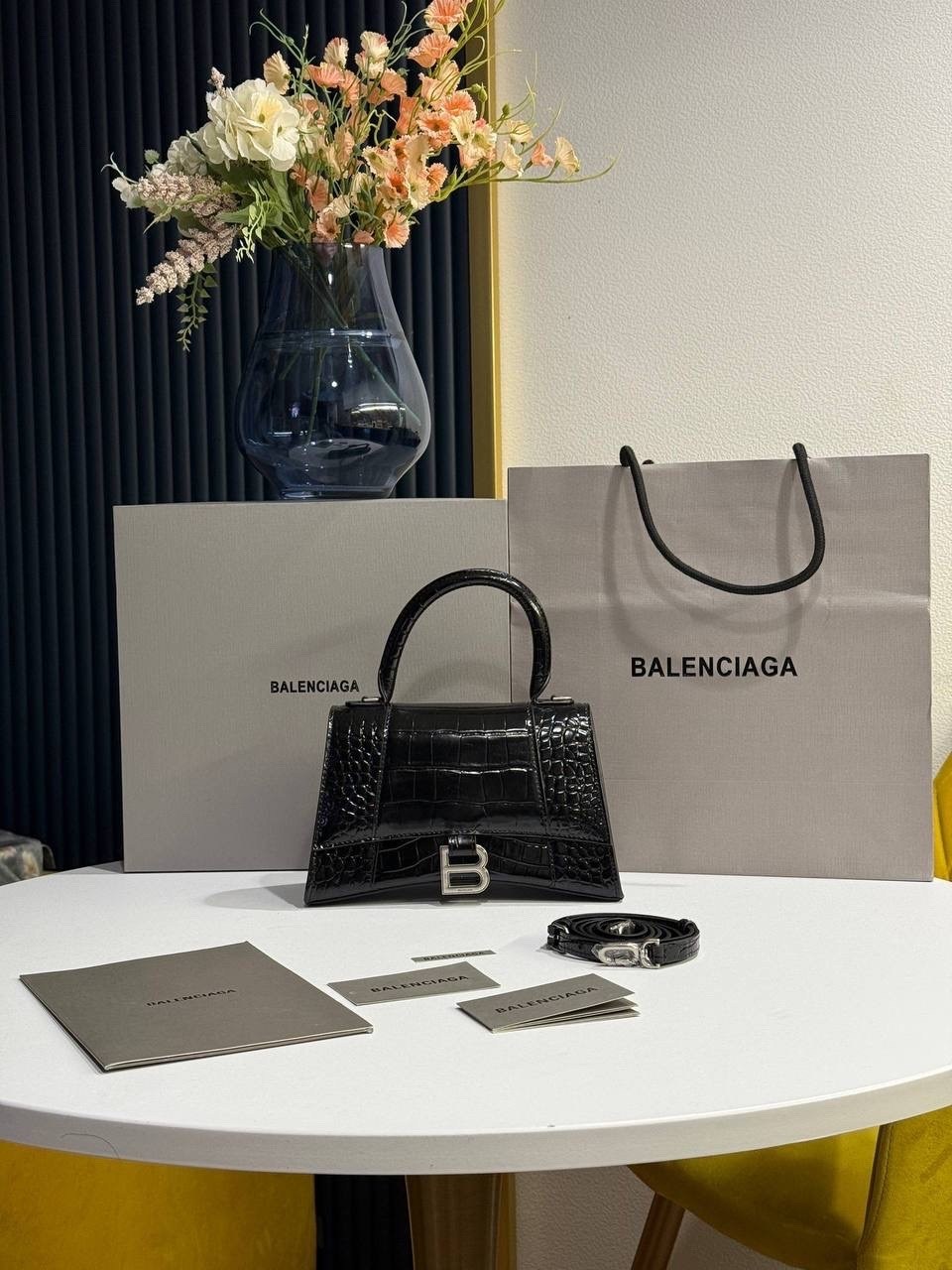 balenciaga сумка,сумка женская balenciaga,модная сумка,сумка на плечо balenciaga,balenciaga balenciaga