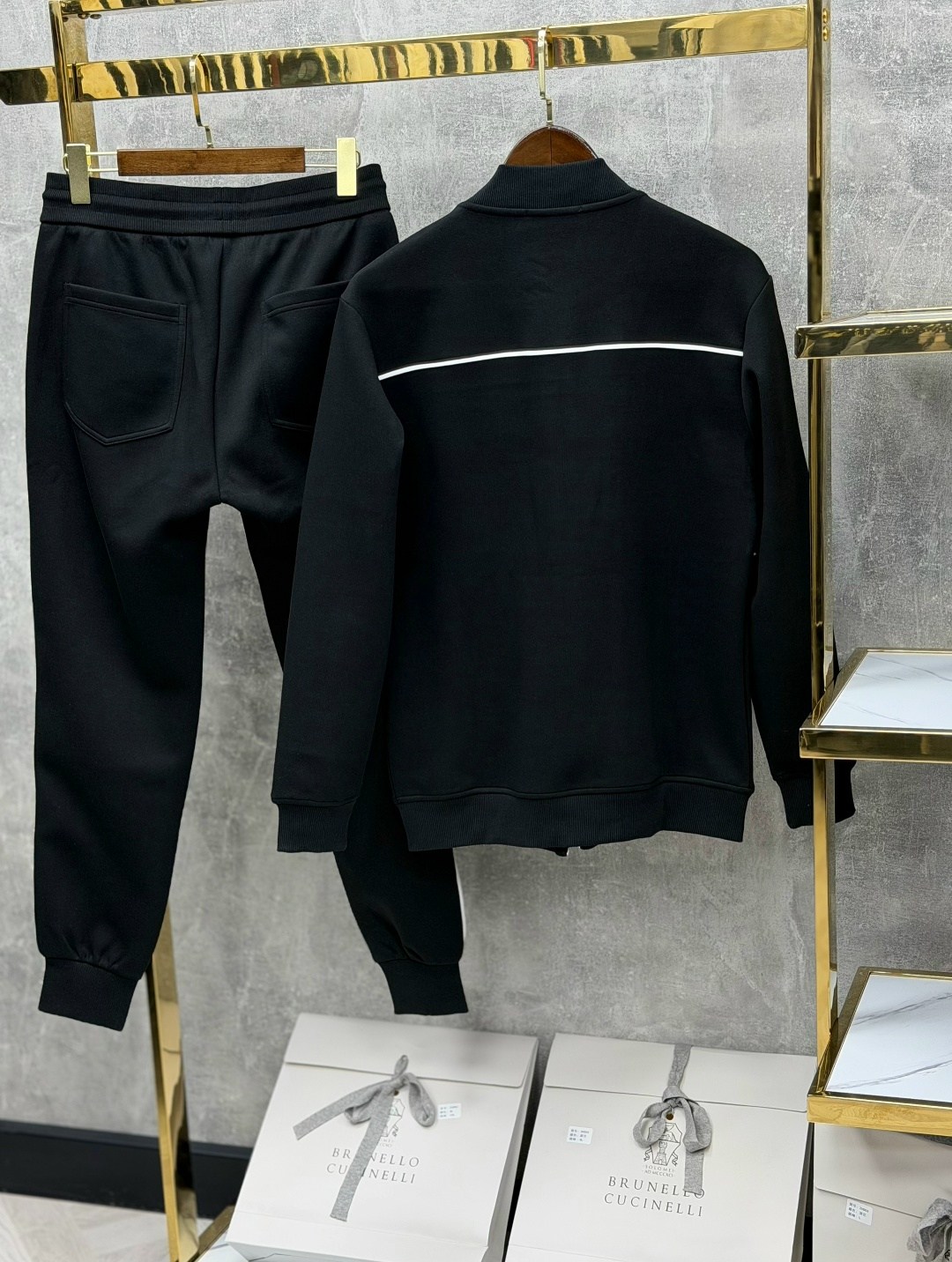 спортивный костюм brunello cucinelli,костюм спортивный,мужской спортивный костюм,мужской спортивный костюм brunello cucinelli,костюм спортивный prada