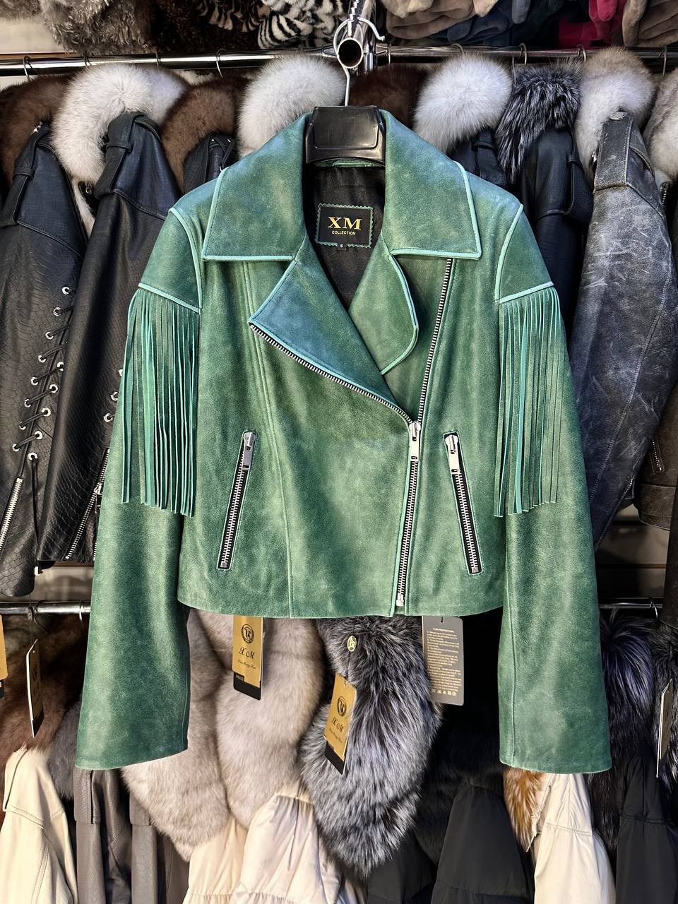 куртка косуха,женская замшевая косуха с бахромой yves saint laurent,кожаная куртка,кожаная куртка с бахромой,косуха с бахромой