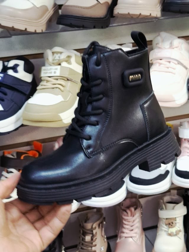 ботинки,,ботинки женские,ботинки берцы broadway размер 36 черный,зимние ботинки