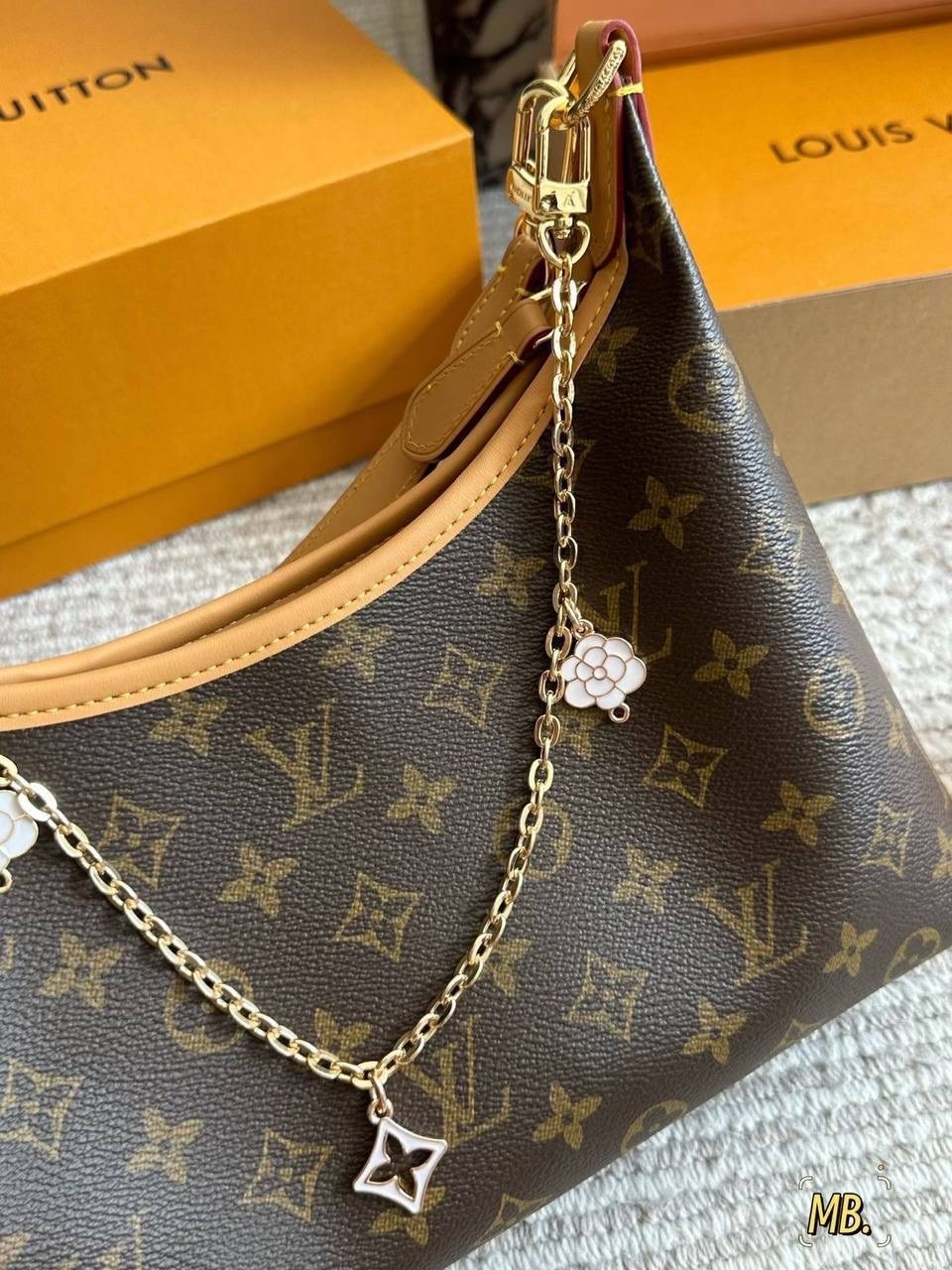 louis vuitton женская сумка,louis vuitton сумка на плечо,сумка louis vuitton,сумка louis vuitton c тканевым ремнем и косметичкой,луи виттон сумка