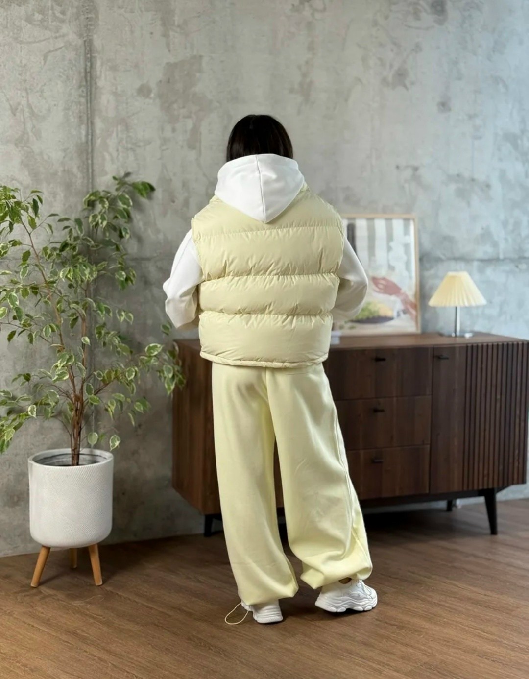 женская жилетка,теплый жилет,жилет женский,жилет,жилетка женская с капюшоном