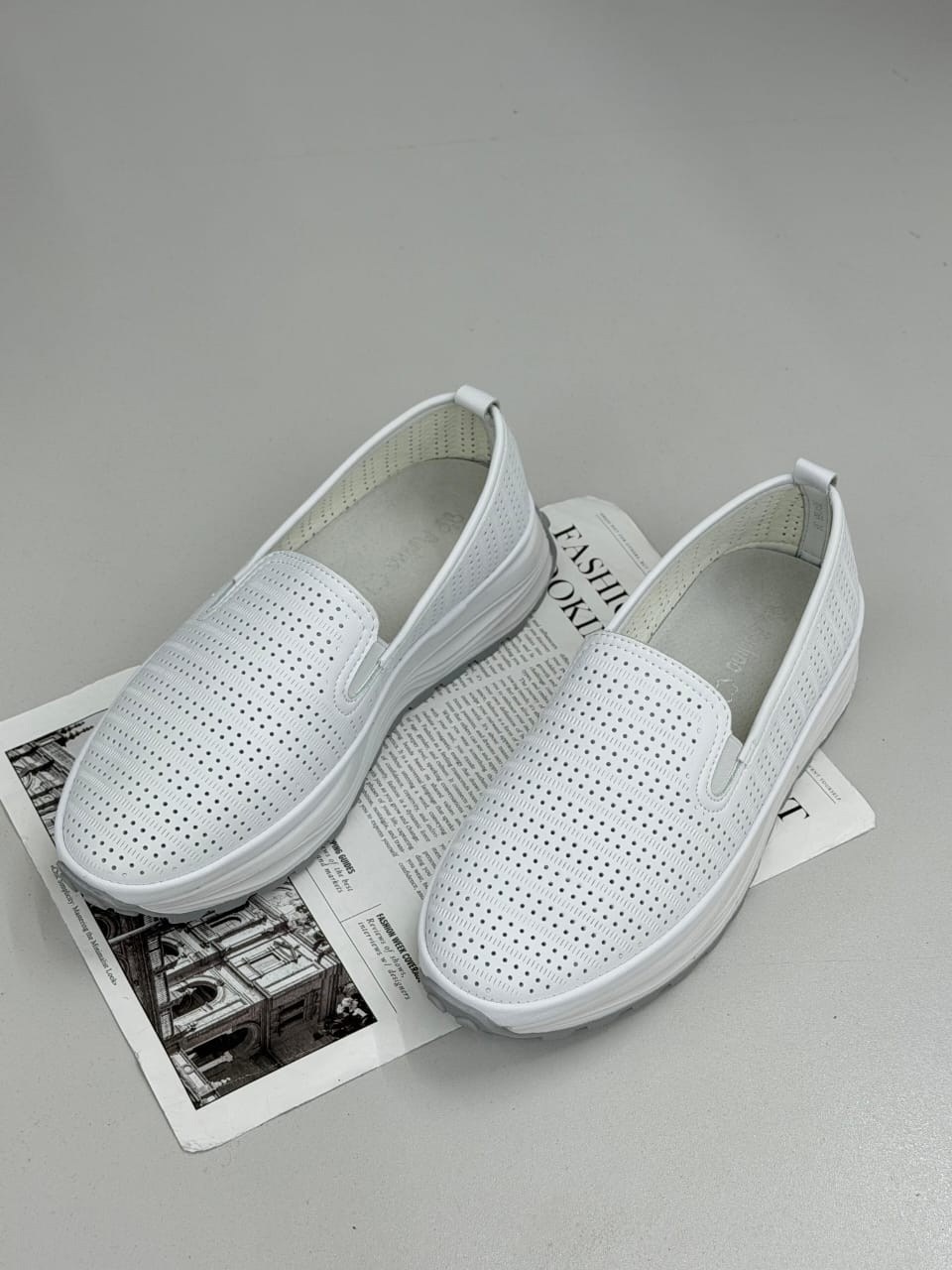 ,слипоны женские,слипоны женские летние,женские мокасины,мокасины с перфорацией