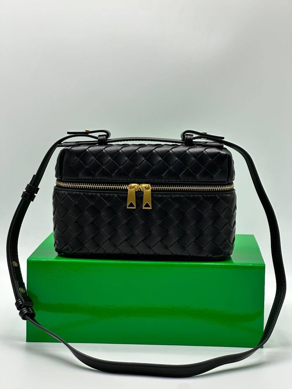 сумка женская bottega veneta,сумка bottega veneta,сумка через плечо из натуральной кожи vanity bottega veneta черный,сумка-коробка из натуральной кожи bottega veneta,сумка