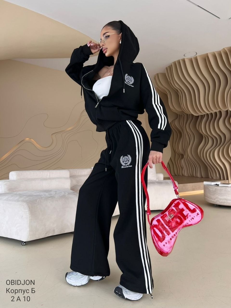 спортивный костюм адидас красный женский,красный женский спортивный костюм adidas,loro piana женский красный костюм,красный костюм адидас ориджинал,красные спортивные костюмы