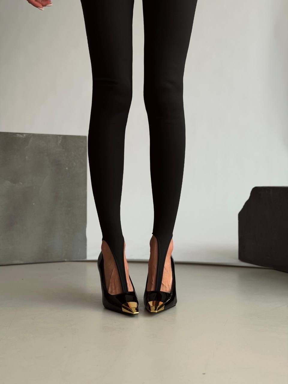 туфли saint laurent ysl арт лх63,туфли лодочки на шпильке цвет черный,,лосины со штрипками,легинсы со штрипками