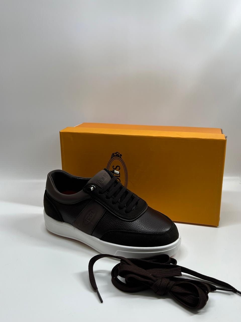 кеды луи виттон мужские оригинал,louis vuitton кроссовки,луи виттон кроссовки мужские оригинал,кеды мужские кожаные louis vuitton,кроссовки beverly hills sneakers black monogram with caramel top louis