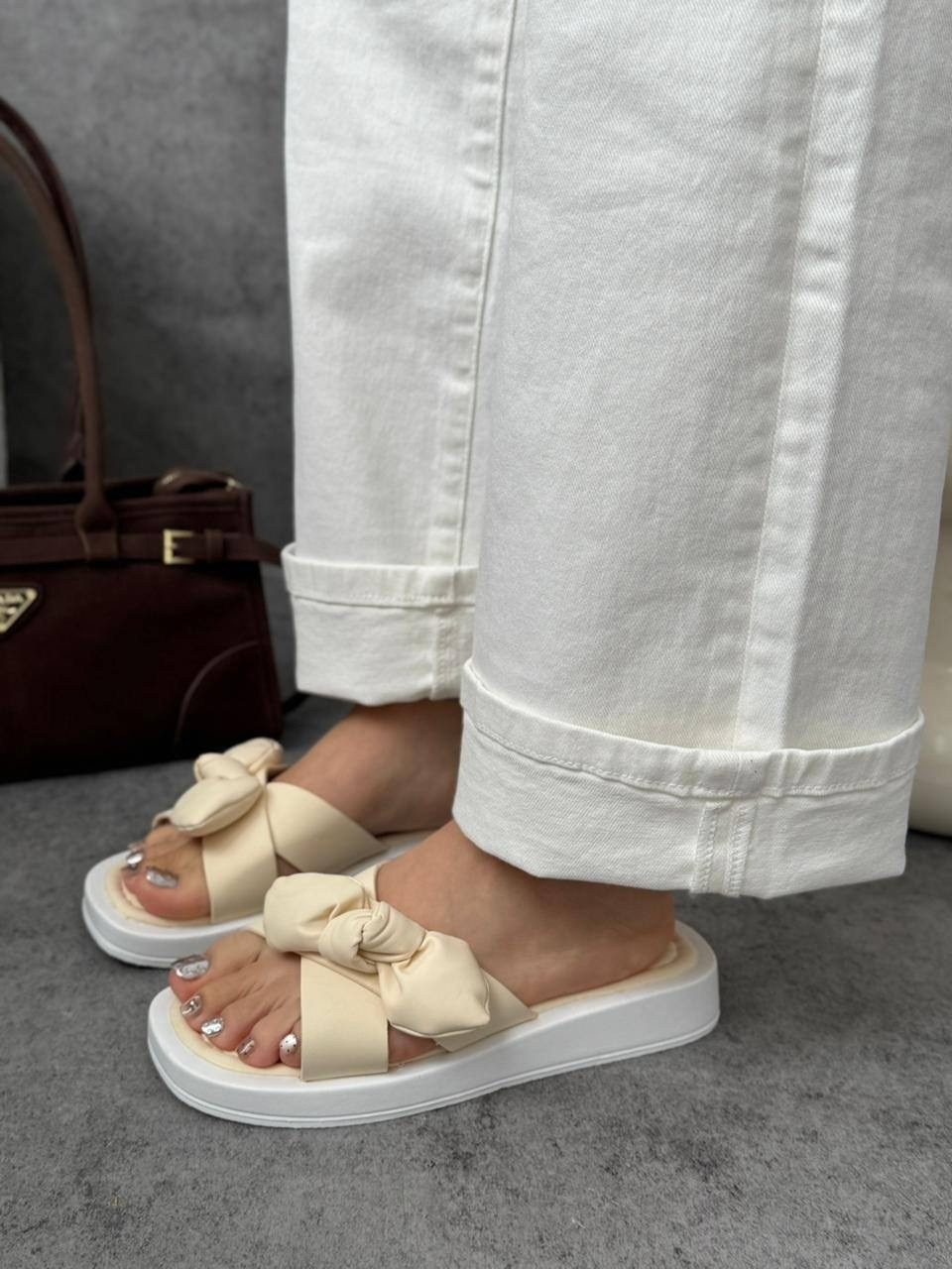 шлепанцы с бантами,женские шлепанцы,,стильные шлепанцы женские,модные шлепанцы