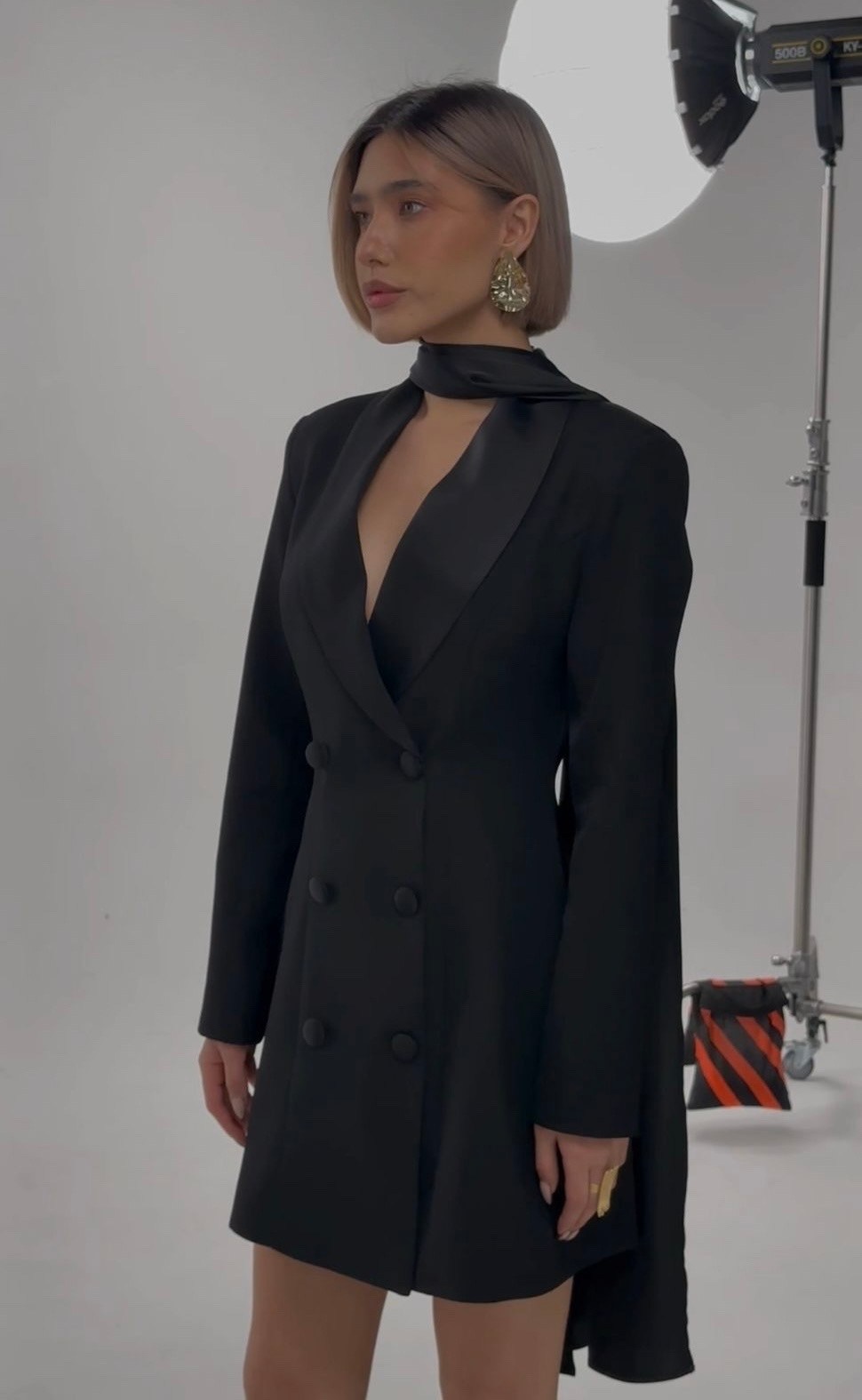 платье пиджак,черное платье пиджак,платье-жакет приталенного кроя,женское платье пиджак,lichi черное платье