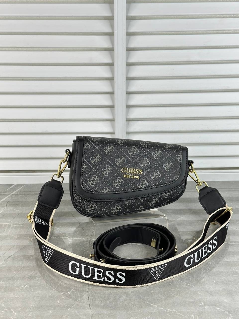сумка женская guess,сумка через плечо guess,cумка guess,сумка седло guess,сумка кросс боди через плечо guess