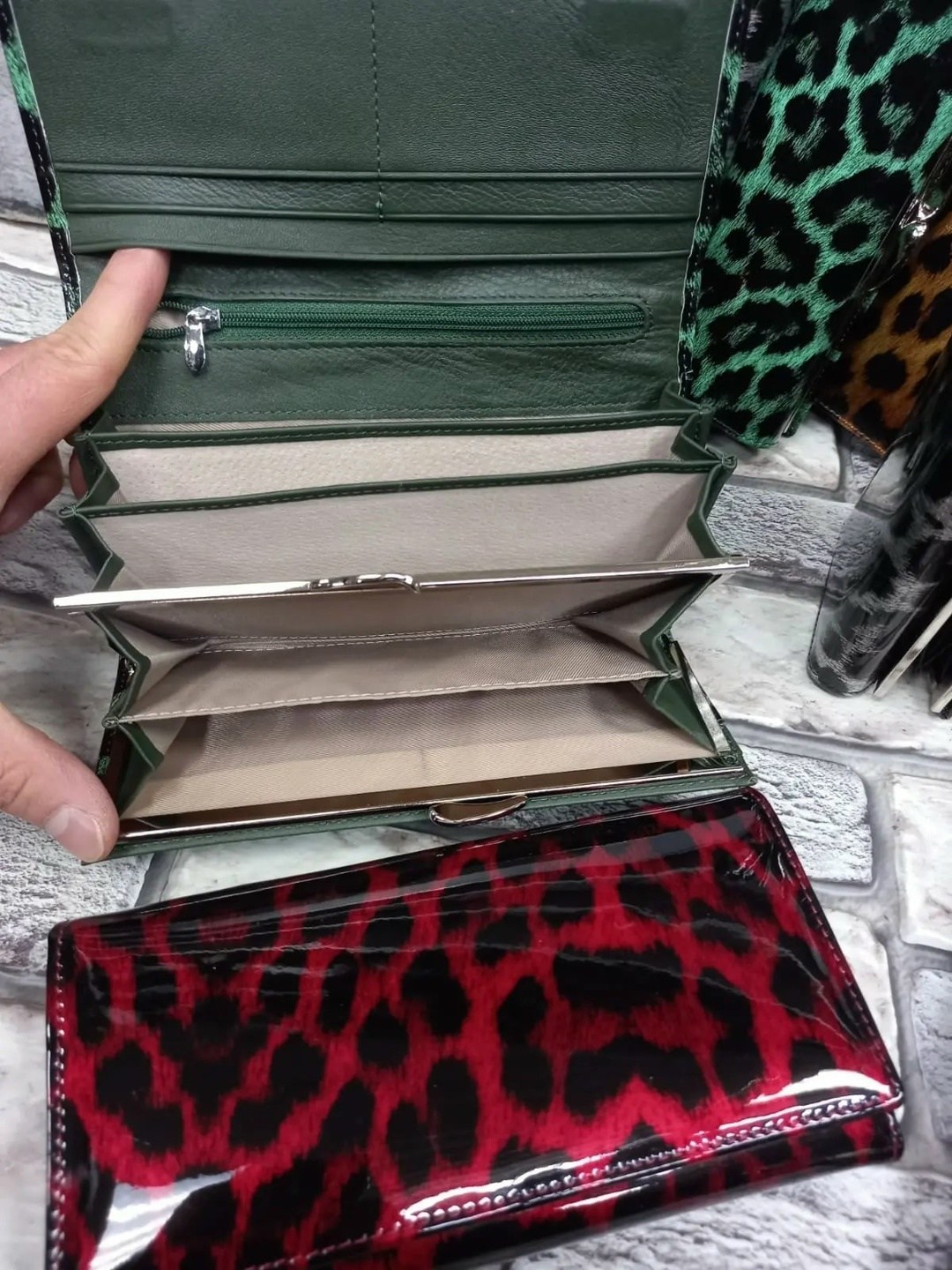 леопардовая обложка на паспорт,женские кошельки,кошельки и портмоне,женский кошелек портмоне,кошелек портмоне визитница