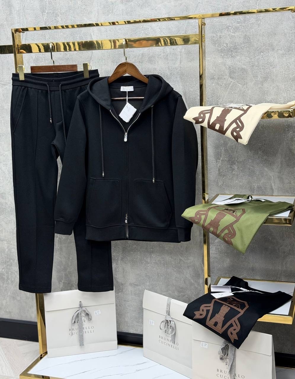 спортивный костюм brunello cucinelli,мужские спортивные костюмы brunello cucinelli,прогулочный костюм brunello cucinelli 33621,кашемировый костюм loro piana,костюм brunello cucinelli в сером цвете