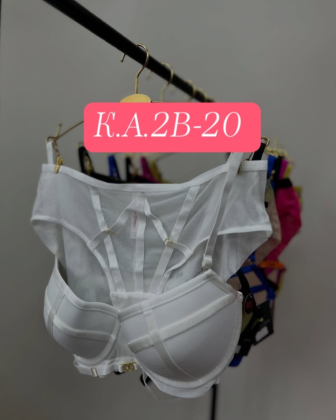 комплект нижнего белья,нижнее белье женский комплект,женское нижнее белье,комплект с бюстгальтером,женские бюстгальтеры