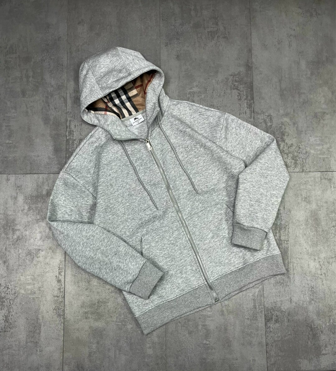 зип худи burberry,burberry hoodie,zip hoodie burberry grey vintage,burberry zip up hoodie,burberry hoodie grey zip