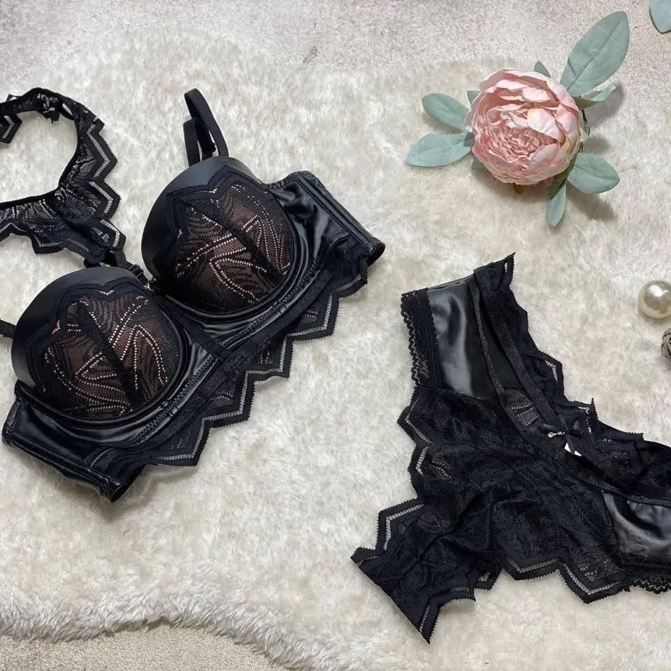 кожаные комплекты нижнего белья,комплекты нижнего белья,кожаное нижнее белье,нижнее белье комплект женское,бюстгальтер комплект