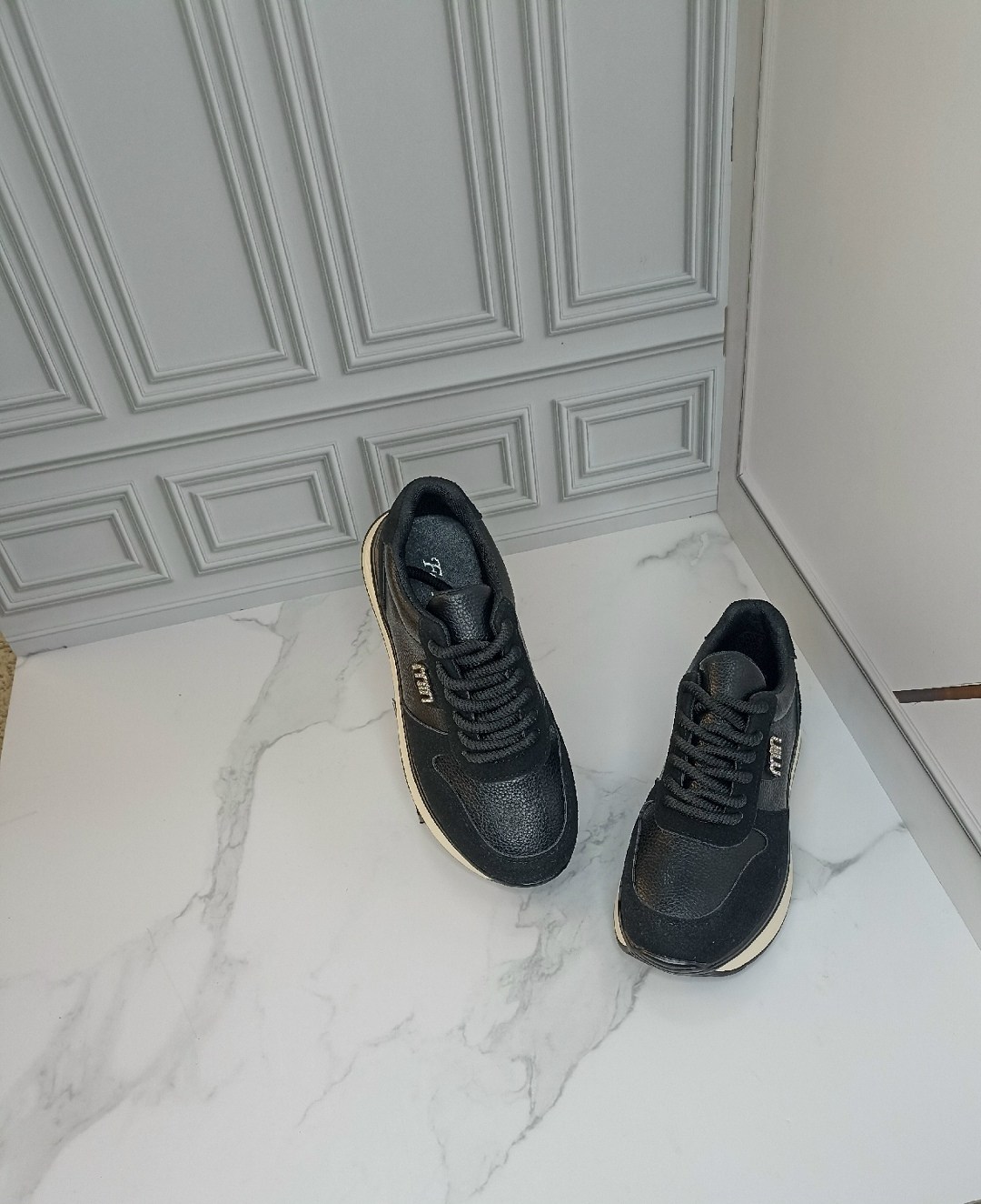 ,кроссовки женскиe,черные кроссовки,женская ,кроссовка