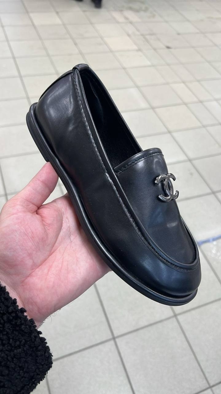 женские лоферы chanel на меху,,лоферы chanel,женские замшевые лоферы chanel коричневые с мехом,женские замшевые лоферы chanel с мехом