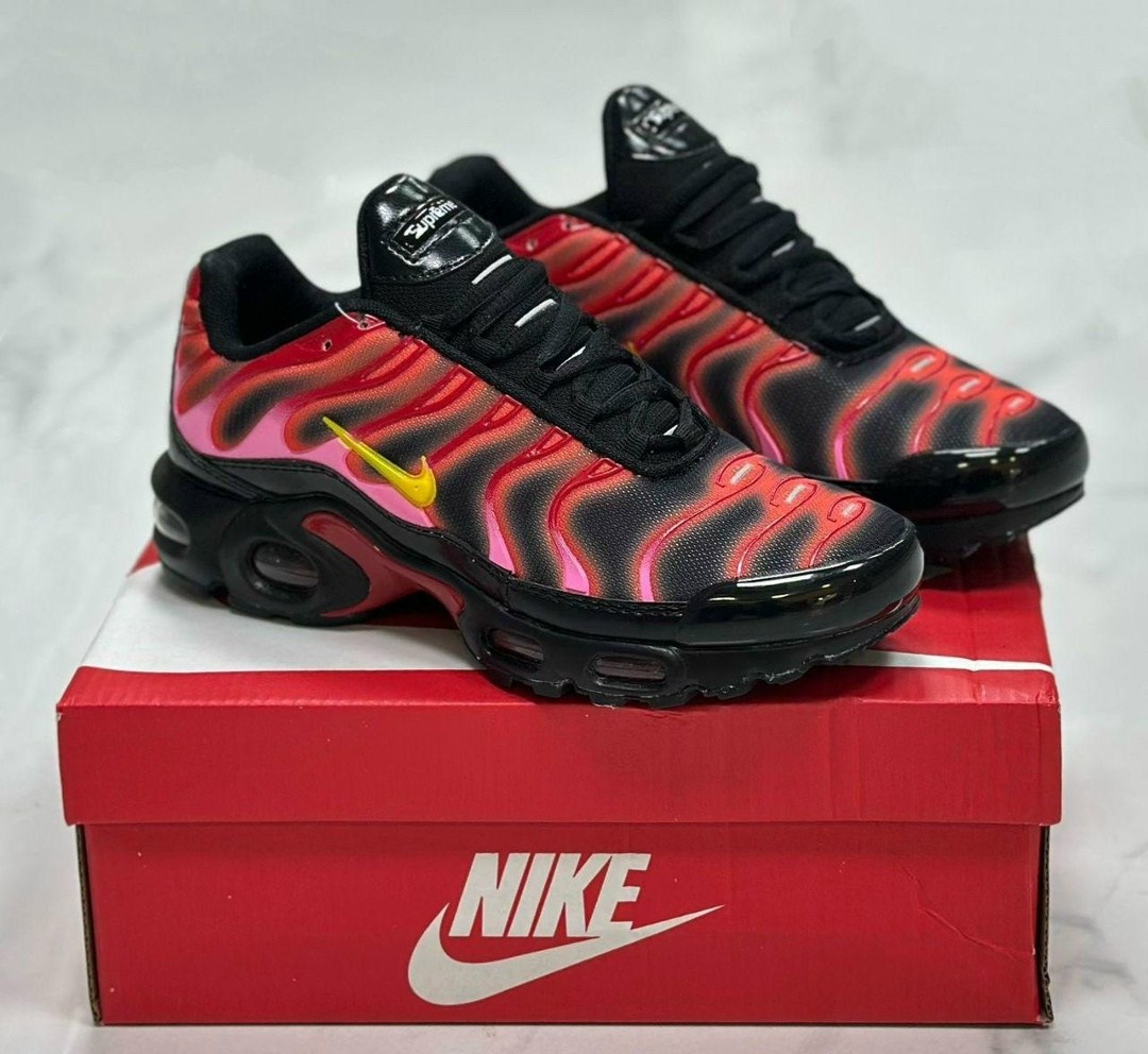 nike air max tn plus x supreme,nike air max plus tn supreme,nike air max tn plus,кроссовки nike supreme x air max plus tn 'university red',кроссовки