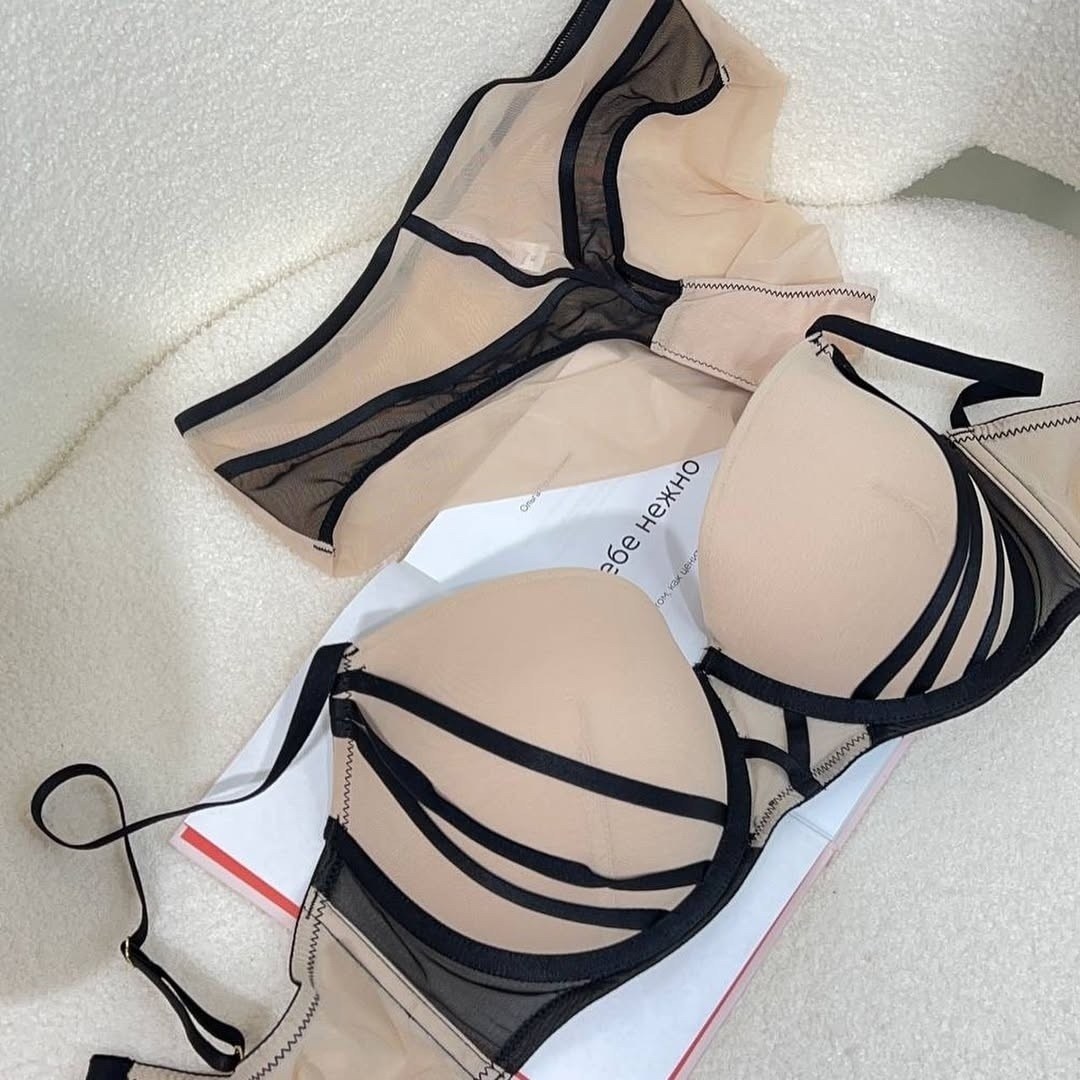 комплект женского нижнего белья,комплект нижнего белья,нижнего белья,бюстгальтер,белье