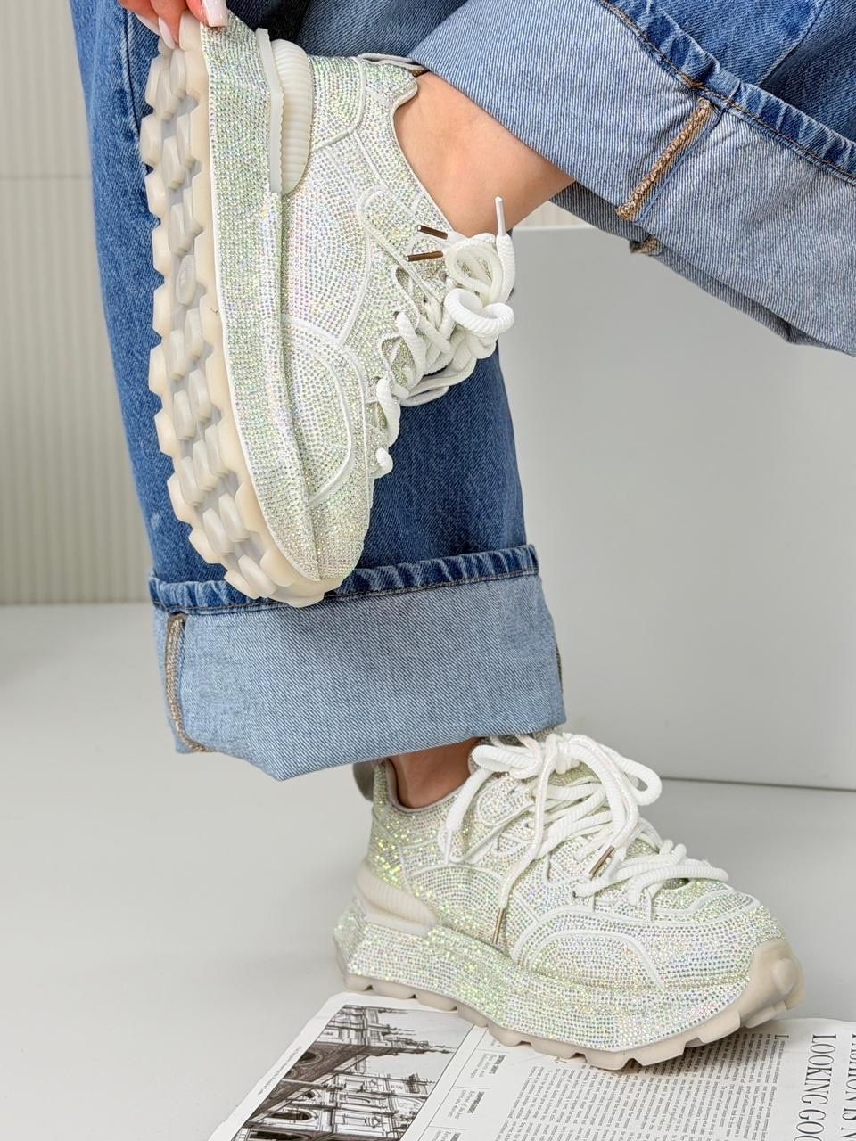 ,кроссовки женскиe,блестящие кроссовки,серебряные кроссовки,кроссовки со стразами