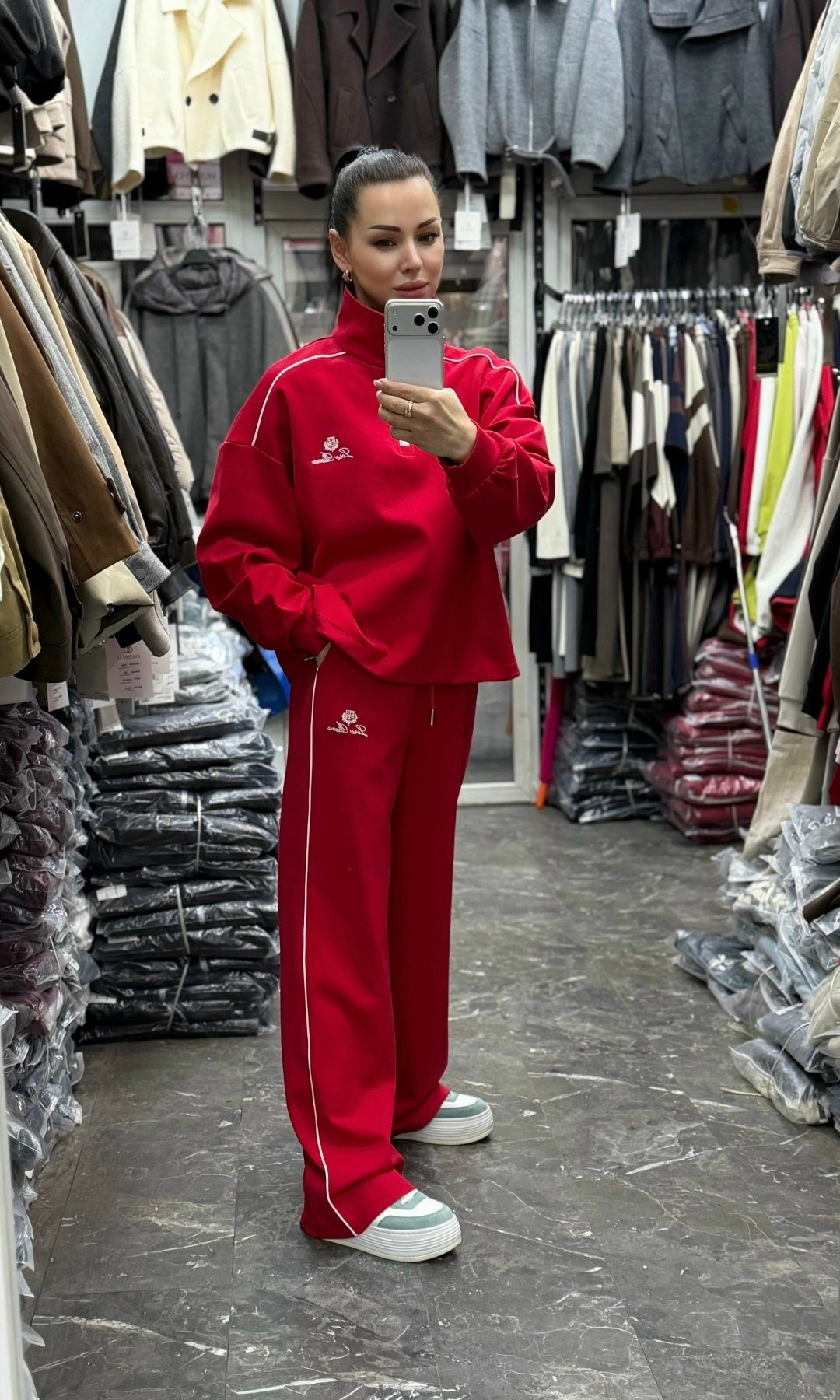 спортивный костюм женский,спортивный костюм,спортивный костюм miu miu женский,женская спортивная одежда,loro piana женский красный костюм