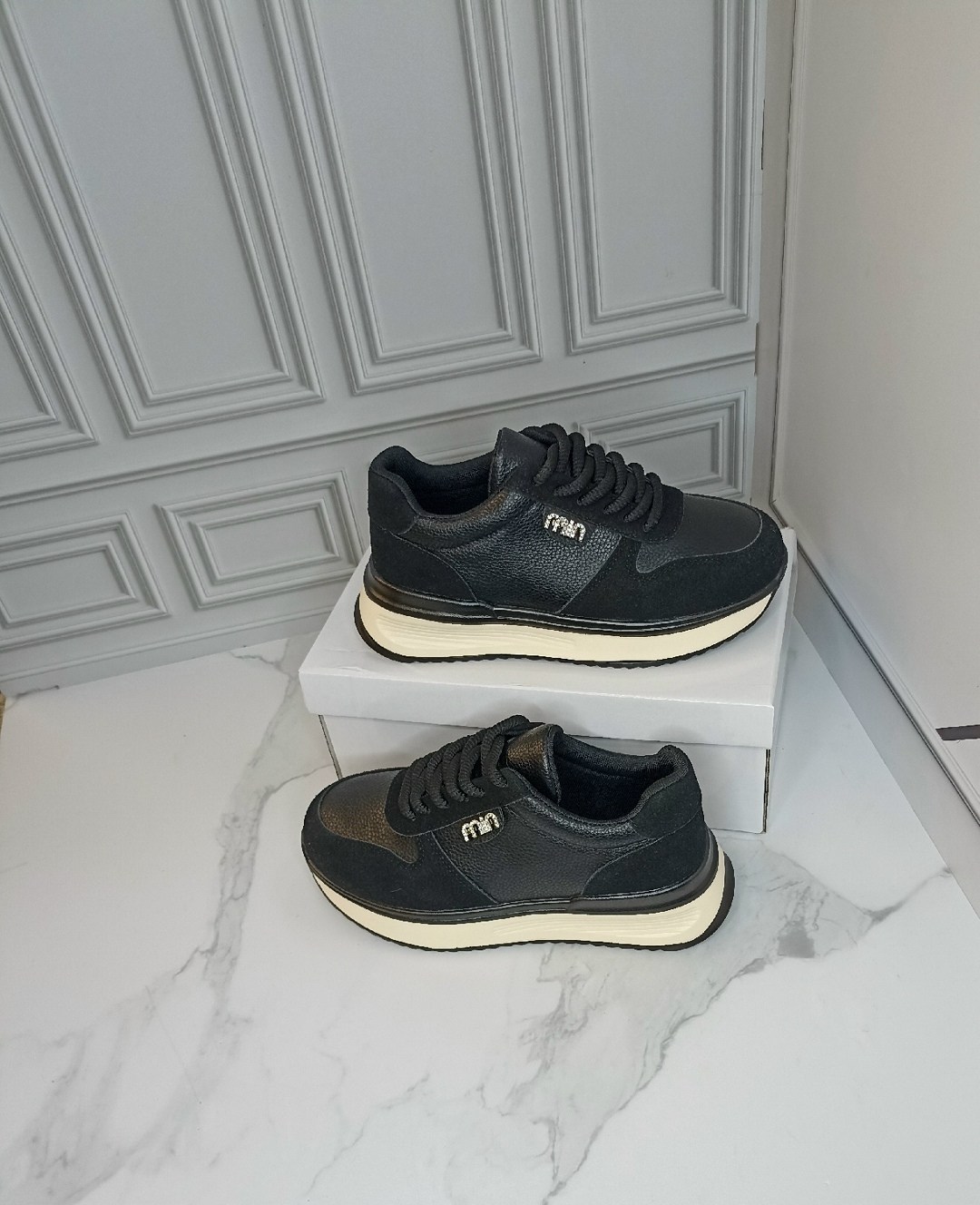 ,кроссовки женскиe,черные кроссовки,женская ,кроссовка