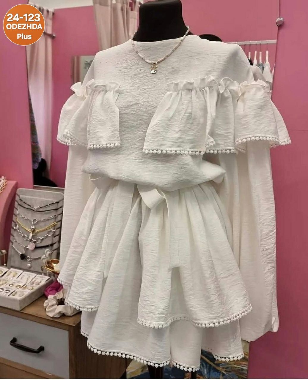 платье с оборками,платье в стиле,платье,стильное платье,платье с рюшами