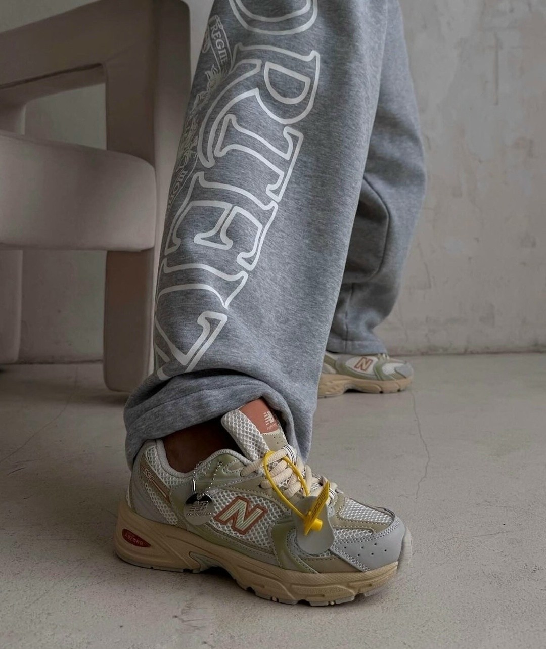 джинсы стиль,брюки спортивные мужские,мешковатые джинсы,спортивные штаны,джинсы с принтом мужские