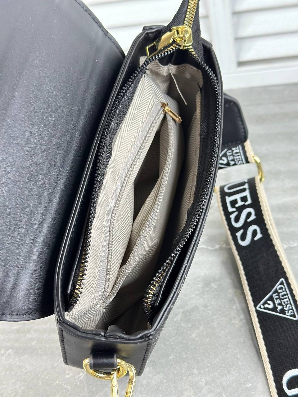 сумка guess кросс боди,сумка guess женская,сумка седло guess,сумка на плечо кросс-боди guess,сумка guess