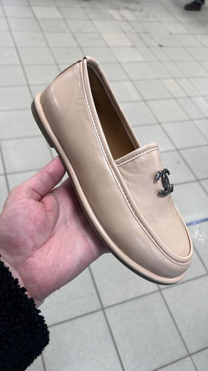 женские лоферы chanel на меху,,лоферы chanel,женские замшевые лоферы chanel коричневые с мехом,женские замшевые лоферы chanel с мехом