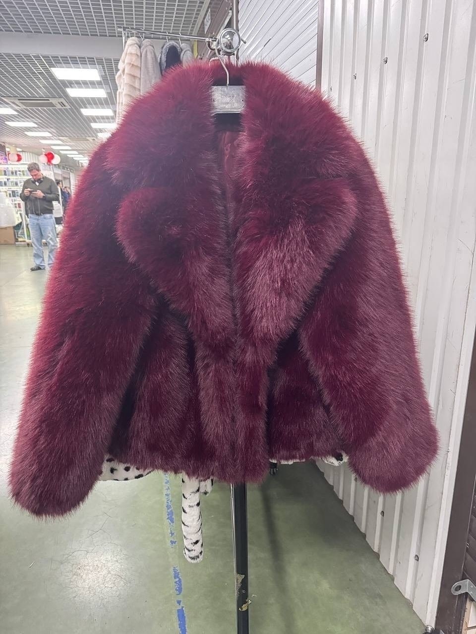 шуба укороченная из экомеха emberens,бордовая шуба,шуба искусственная женская бордовая,шуба искусственная бордовая,шуба искусственная
